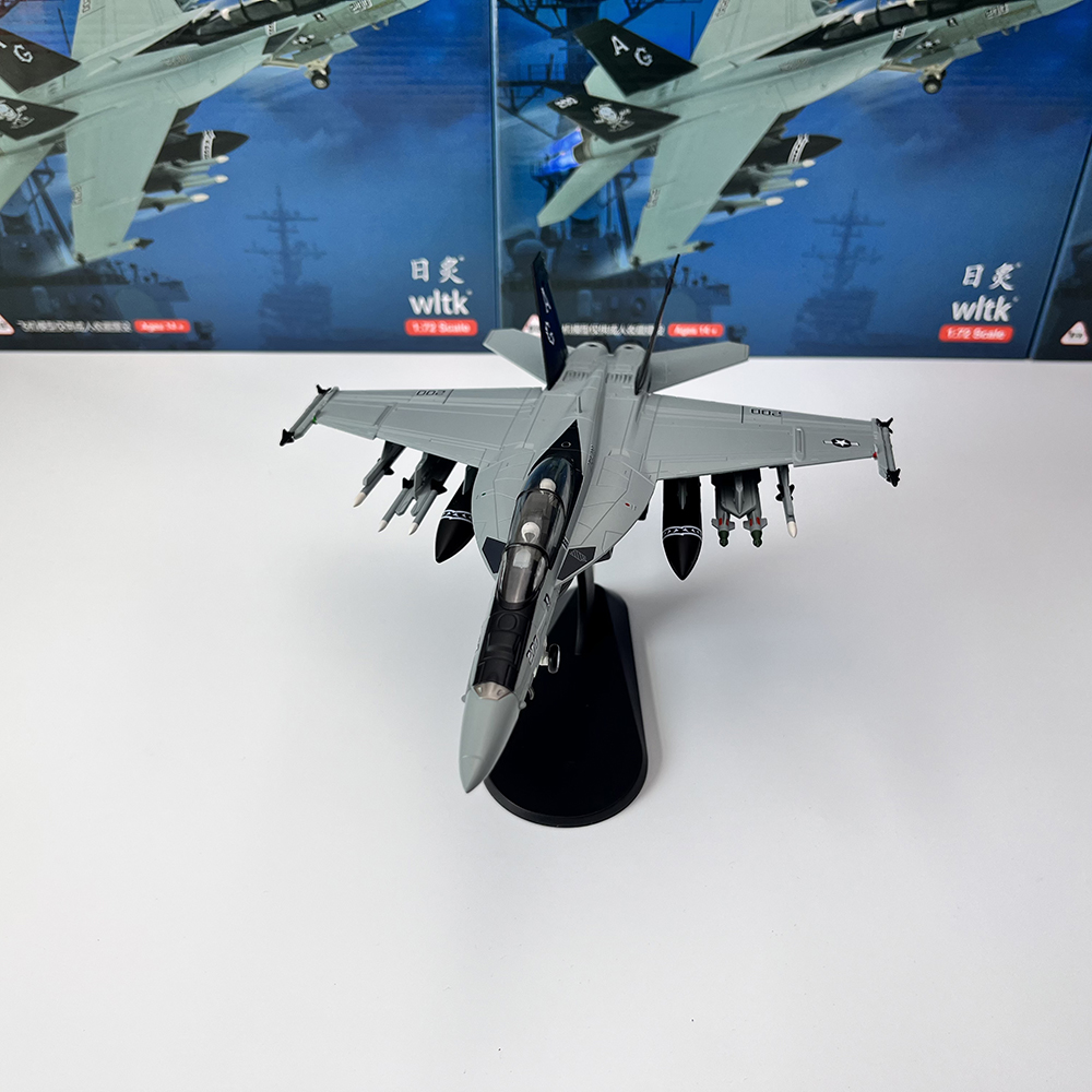 1/72 Scale U.S. F/A-18F Hornet - đánh giá và giá Model Kit Store